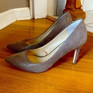 Jessica Simpson dark tan snakeskin pumps